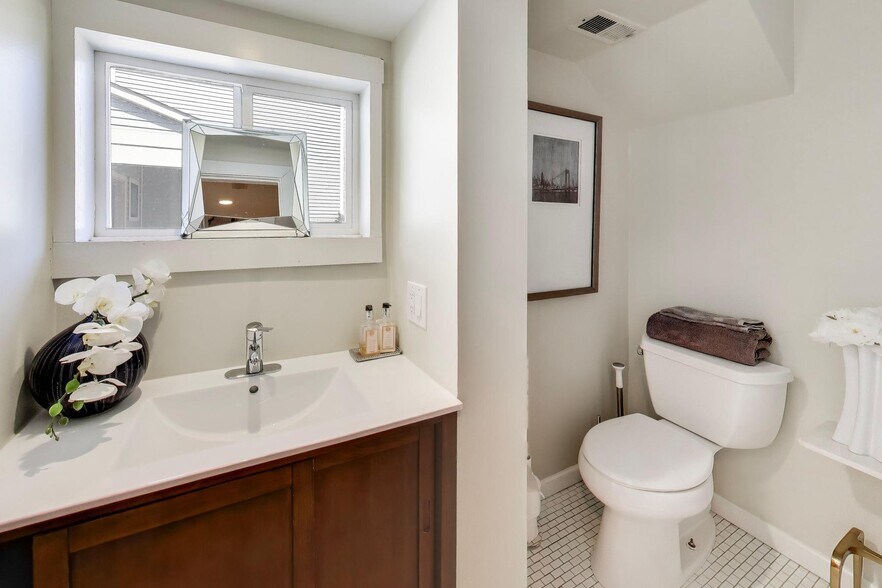 More Photos Of 1132 Florence Ave, Evanston Office Residential For Sale