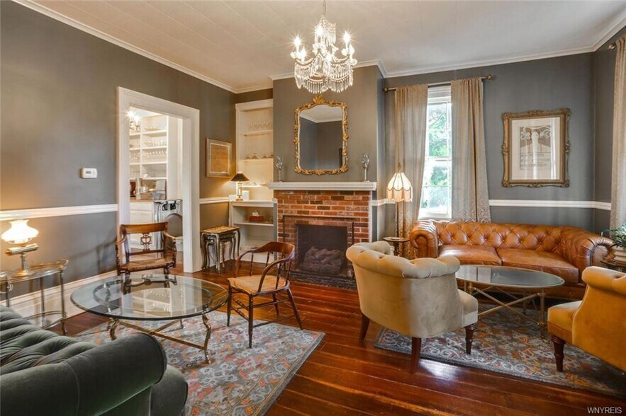 More Photos Of 644 Oakwood Ave, East Aurora Restaurant For Sale