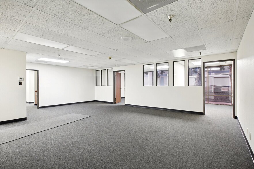 More Photos Of 12753 Moore St, Cerritos Warehouse For Lease