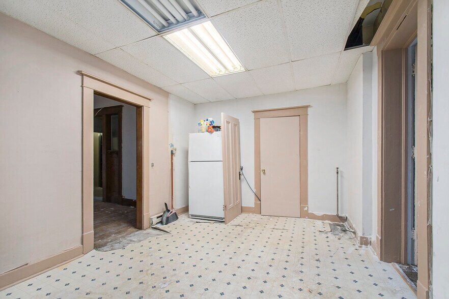 More Photos Of 111 Commercial St, Dowagiac Storefront Retail Residential For Sale