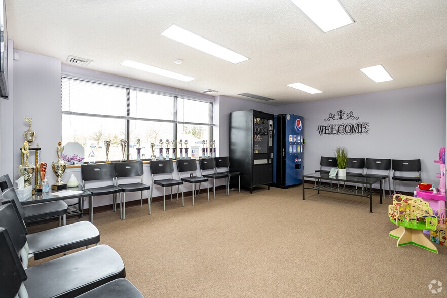 More Photos Of 10151-10155 Main St, Clarence Light Distribution For Sale