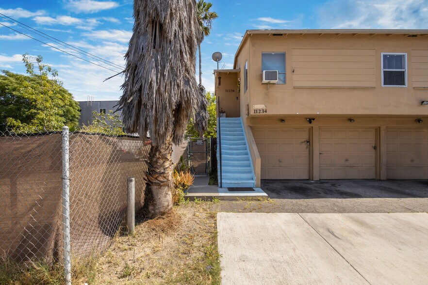 More Photos Of 11234 Hatteras St, North Hollywood Apartments For Sale