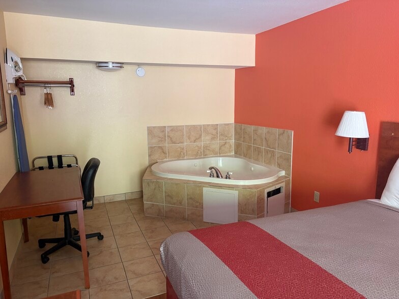 More Photos Of 6009 Harrison Rd, Macon-Bibb Hotel For Sale