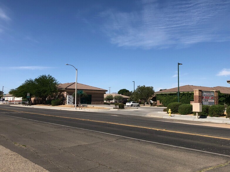 More Photos Of 16490 Walnut St, Hesperia Unknown For Lease