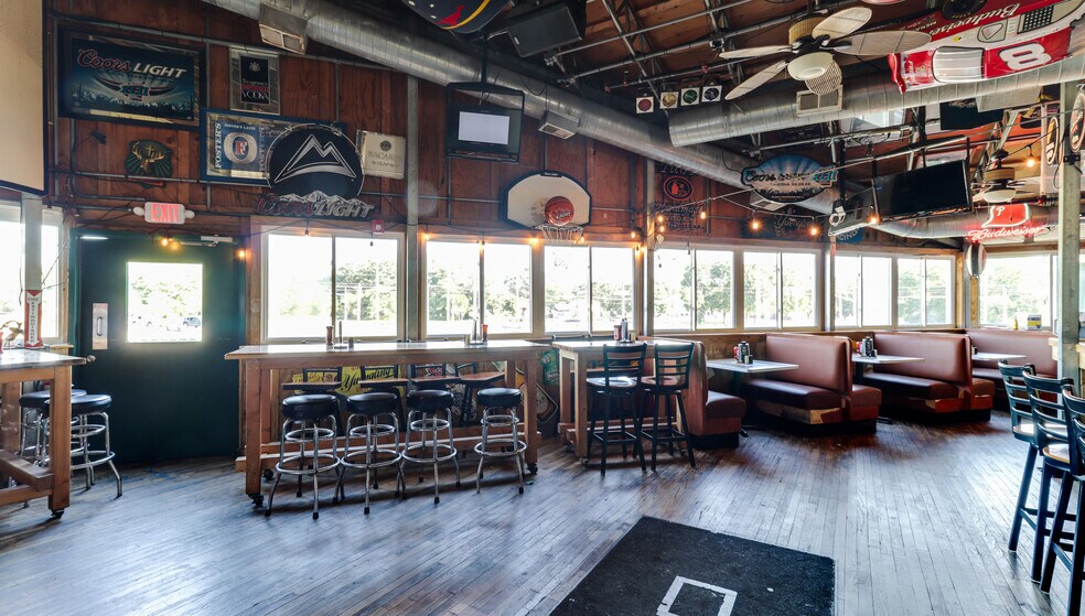 More Photos Of 744 Main St, Lumberton Bar For Sale