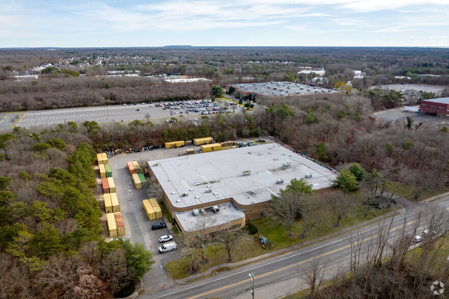 Primary Photo Of 905 Waverly Ave, Holtsville Warehouse For Sale