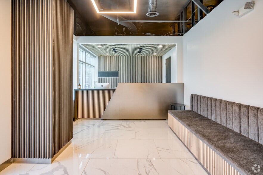 More Photos Of 3377 S Price Rd, Chandler Office For Lease