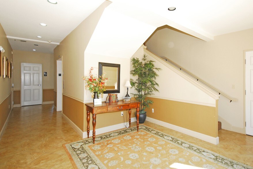 More Photos Of 315 S Jupiter Rd, Allen Office For Lease