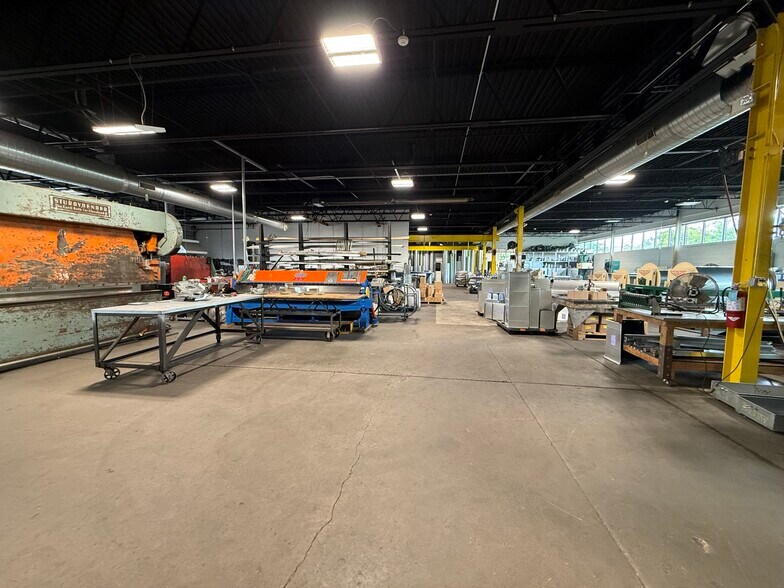 More Photos Of 25 N Bartram Ave, Glenolden Warehouse For Sale