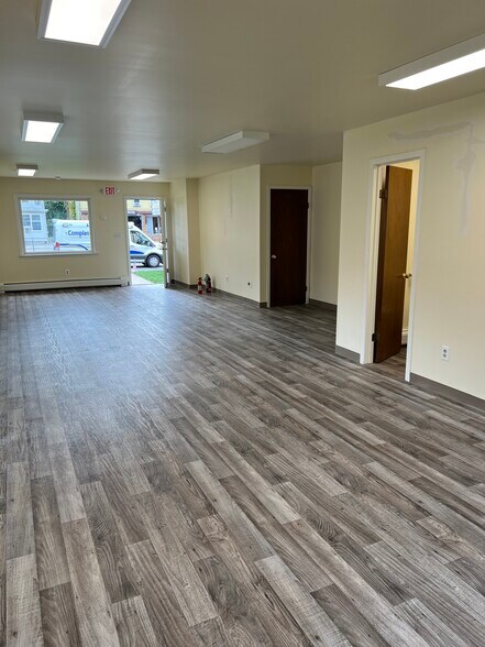 More Photos Of 539 Ringwood Ave, Wanaque Storefront Retail Office For Lease