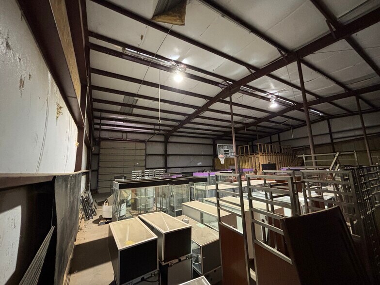 More Photos Of 10101 Highway 87, Lubbock Warehouse For Sale