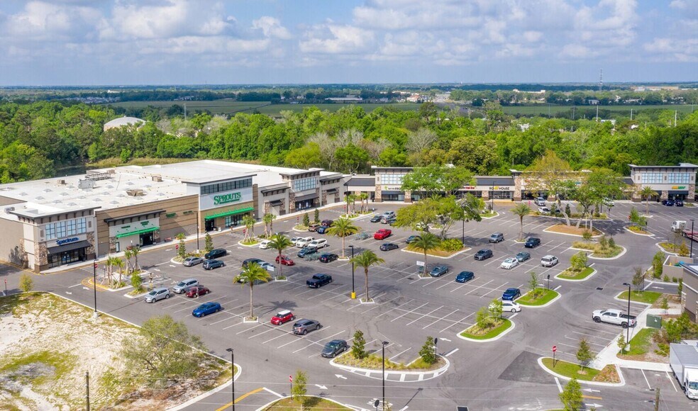 More Photos Of 1121 Alafaya Trl, Oviedo Unknown For Lease