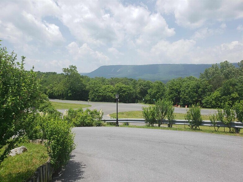 More Photos Of 2487 US Highway 211 W, Luray Storefront For Sale