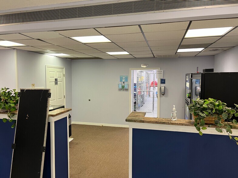 More Photos Of 12200 Us Highway 19, Hudson Bank For Lease