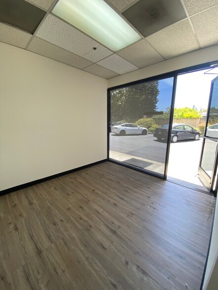 More Photos Of 970 Terra Bella Ave, Mountain View Research And Development For Lease