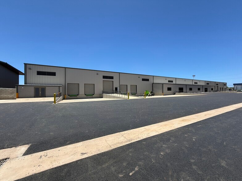 Primary Photo Of 91-209 Kuhela St, Kapolei Warehouse For Lease