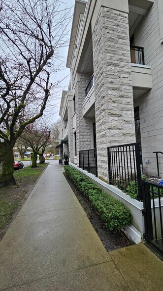 More Photos Of 5860 East Boulevard blvd, Vancouver General Retail For Sale