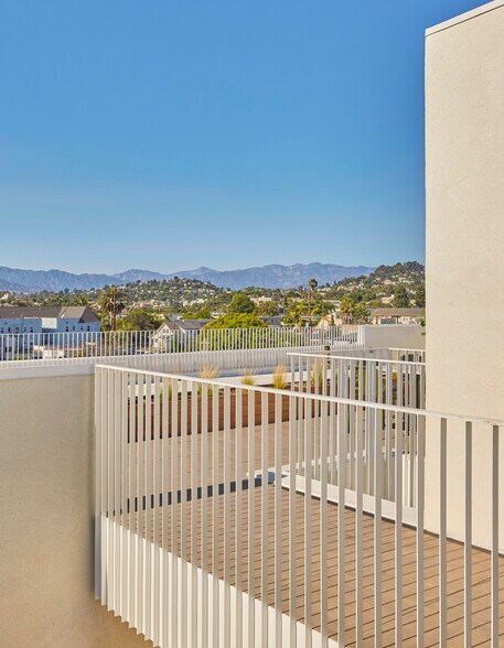 More Photos Of 636 N Juanita Ave, Los Angeles Apartments For Sale