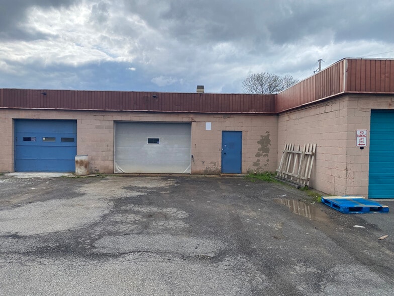 More Photos Of 11 Nester St, Rochester Manufacturing For Lease