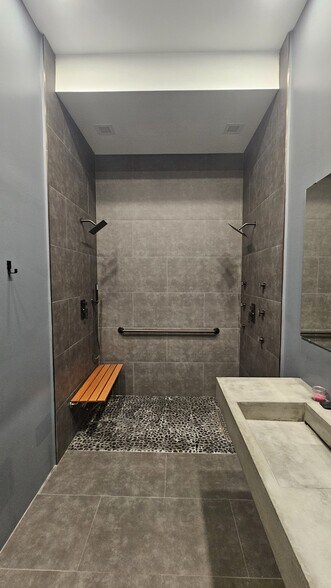 More Photos Of 161-163 NE 24th St, Miami Office For Lease