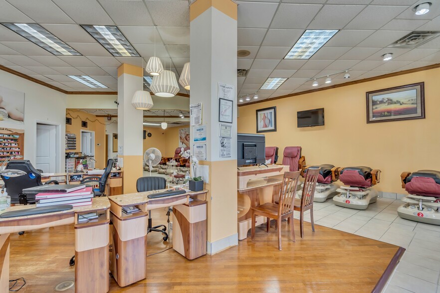 More Photos Of , Sherman General Retail For Sale