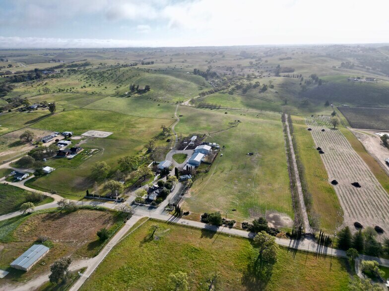 More Photos Of 1020 Penman Springs Rd, Paso Robles Winery Vineyard For Sale