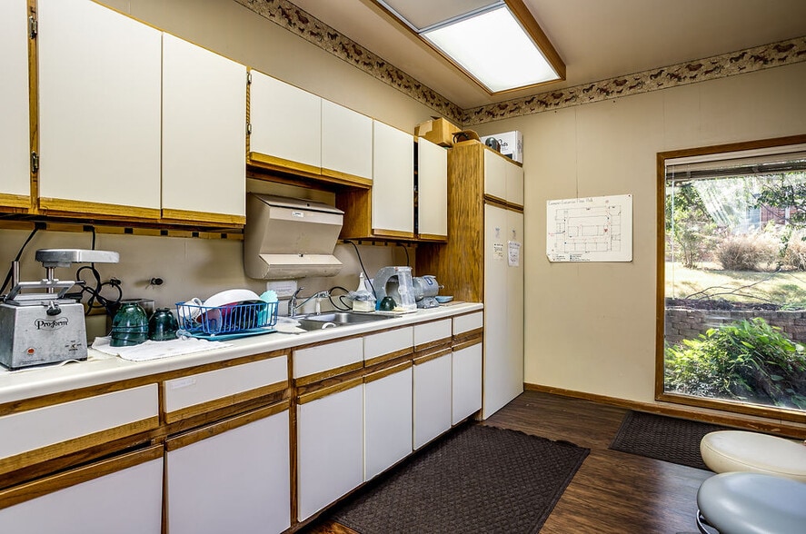 More Photos Of 2603 Browns Ln, Jonesboro Medical For Sale