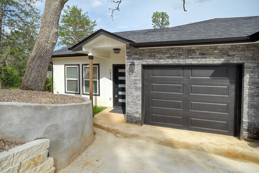 More Photos Of , Bastrop Specialty For Sale