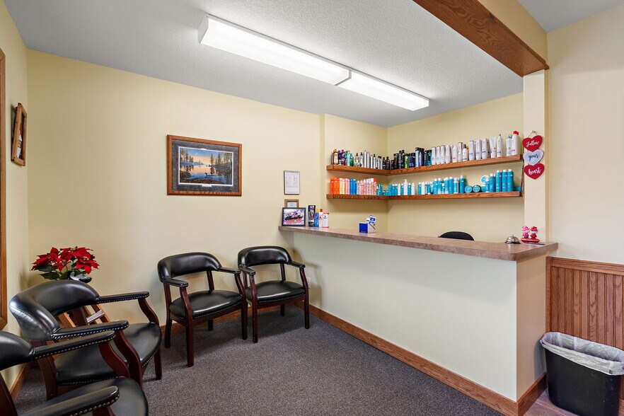 More Photos Of 101 S Main St, Pine Island General Retail For Sale