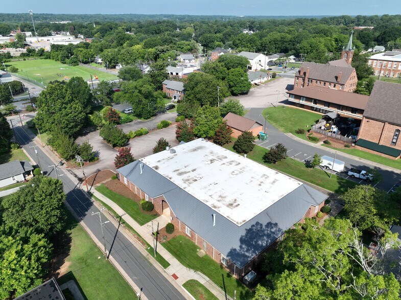 More Photos Of 50 Donnie Ave NW, Concord Specialty For Lease