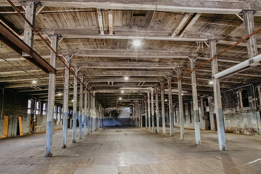 More Photos Of 340 Seaboard St, Vass Warehouse For Sale