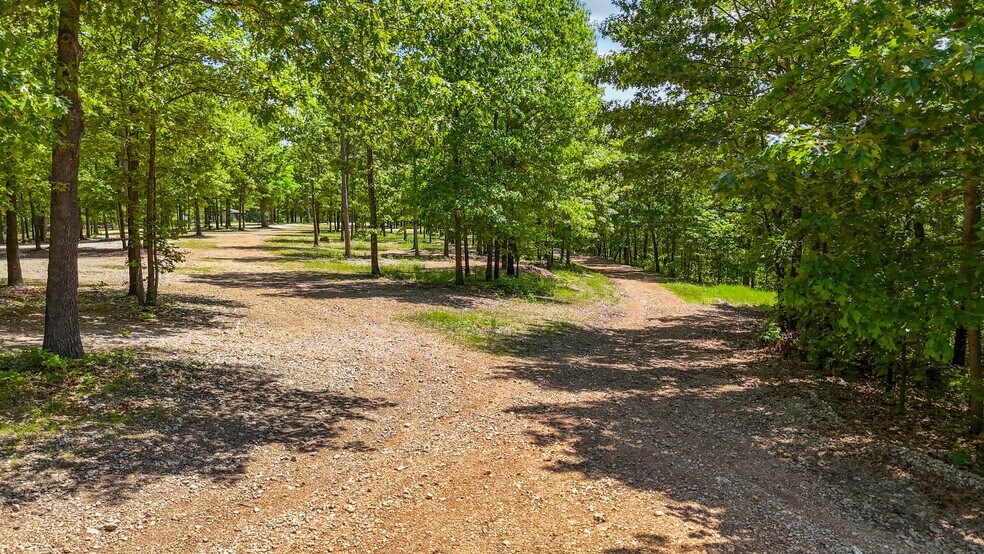 More Photos Of 10 Mint Ridge Rd, Eureka Springs Trailer Camper Park For Sale