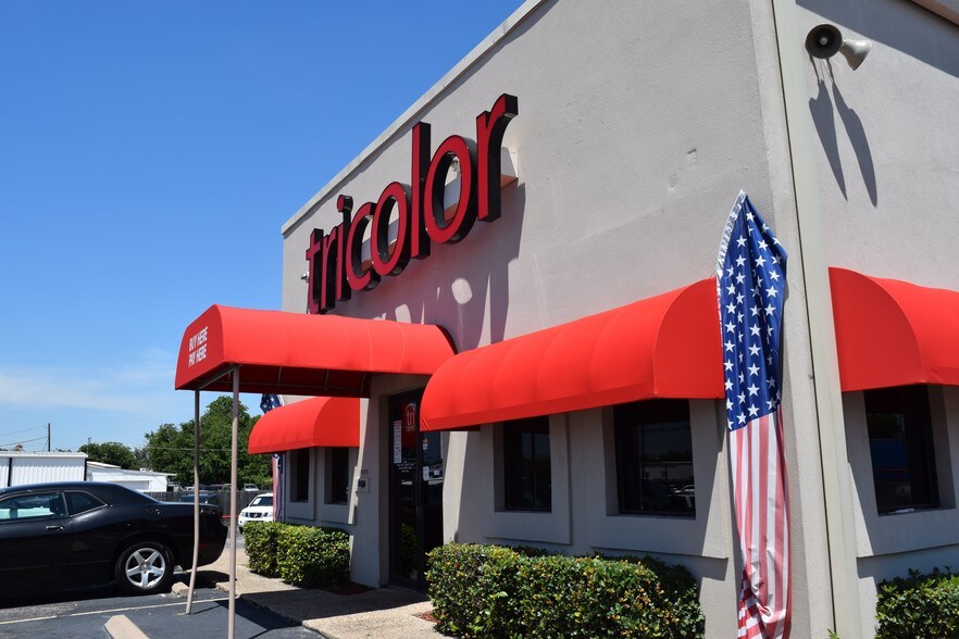 More Photos Of 5959 E Belknap St, Haltom City Auto Dealership For Lease