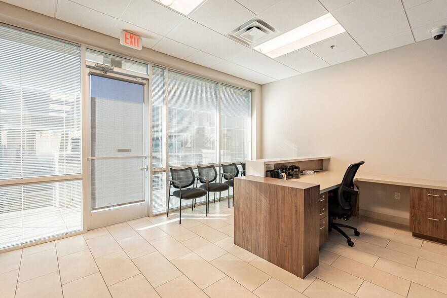 More Photos Of 1095 W Rio Salado Pky, Tempe Office For Lease