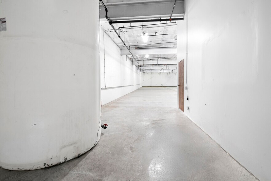 More Photos Of 3238 Union Pacific Ave, Los Angeles Industrial For Lease