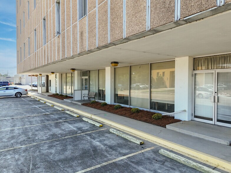 More Photos Of 801 Barrow St, Houma Office For Sale