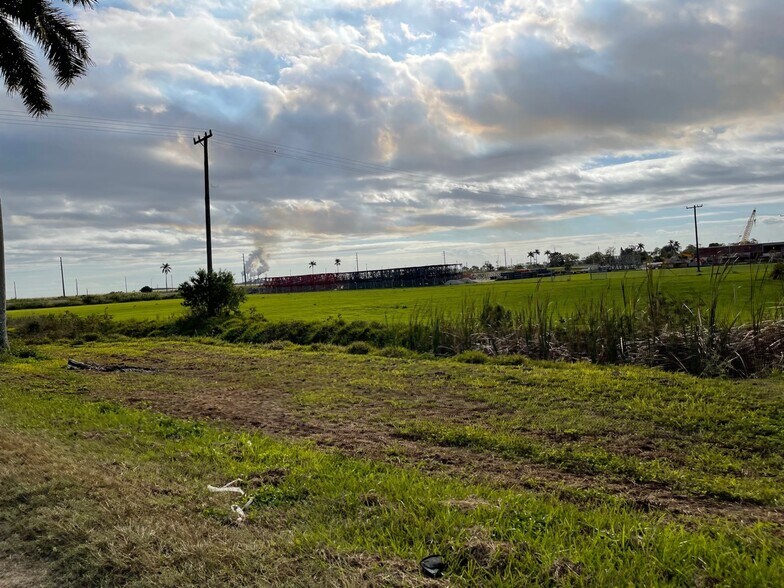 More Photos Of 500 Orange Avenue Cir, Belle Glade Land For Lease