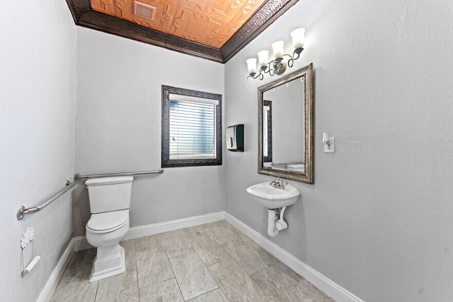 More Photos Of 4206 N Nebraska Ave, Tampa Loft Creative Space For Sale