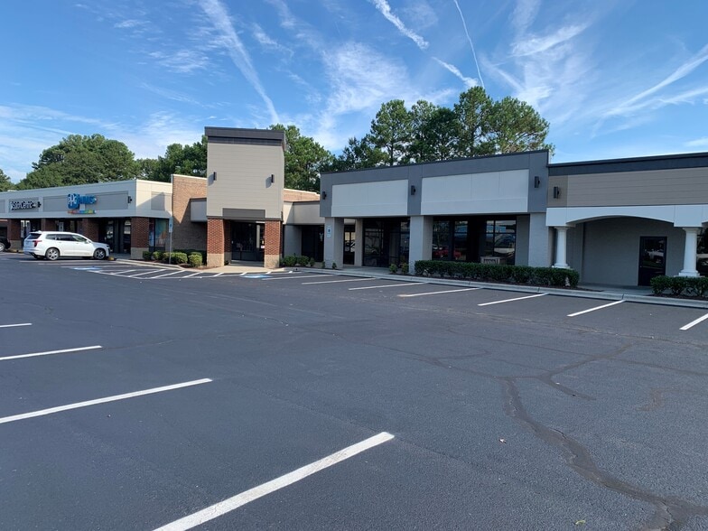 More Photos Of 425 SE Greenville Blvd, Greenville Unknown For Lease