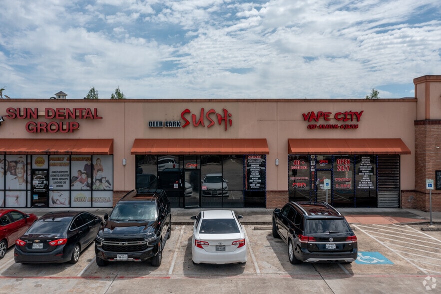 More Photos Of 3811 Center St, Deer Park Unknown For Lease