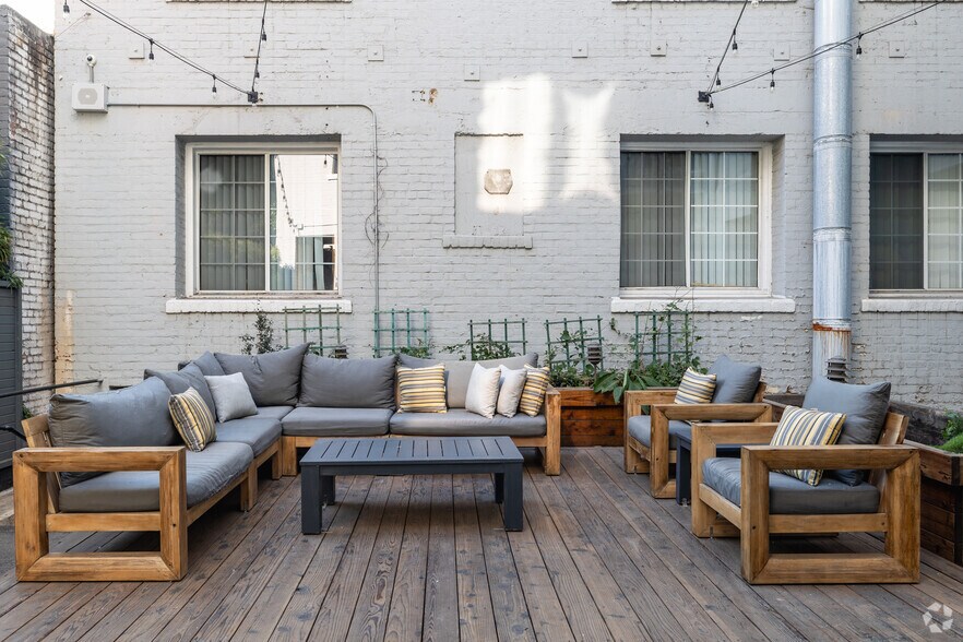 More Photos Of 5640 Santa Monica Blvd, Los Angeles Apartments For Sale