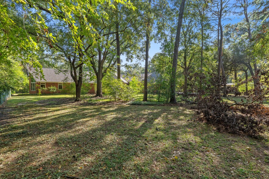 More Photos Of 16621 Hereford Dr, Tomball Flex For Sale