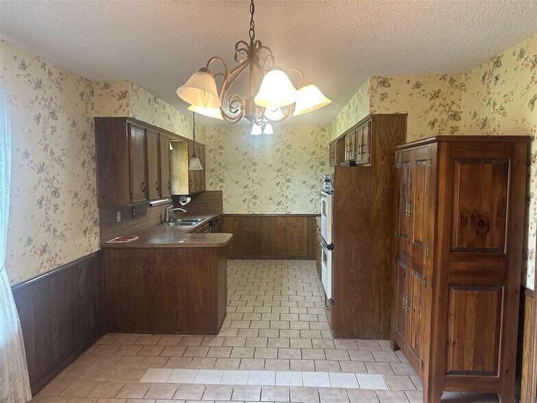 More Photos Of 12869 FM 1385, Pilot Point Flex For Lease