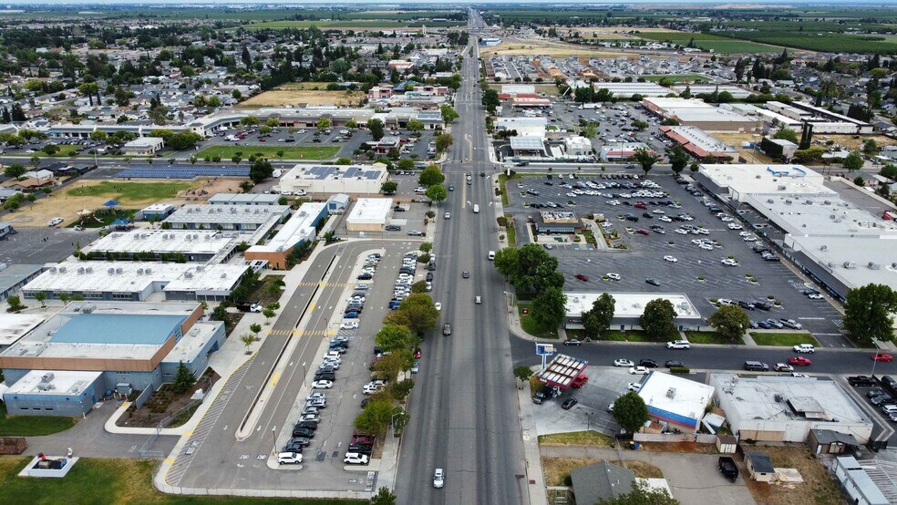 More Photos Of 757-847 N Main St, Manteca Land For Lease