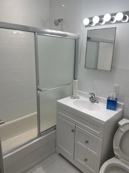 More Photos Of 3271 Dufferin St, Toronto Storefront Retail Residential For Lease