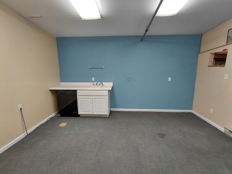 More Photos Of 6709-6711 W 58th Pl, Arvada Warehouse For Lease