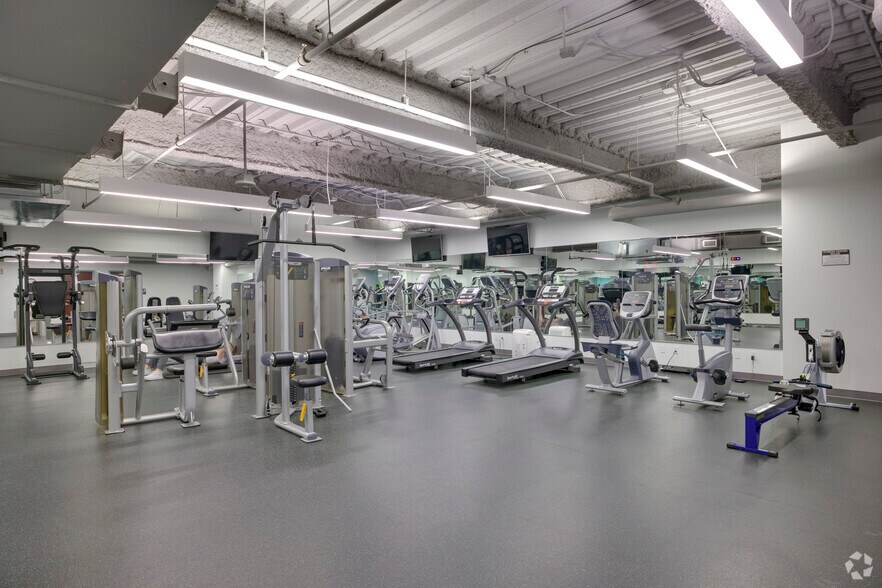 More Photos Of 11700 Plaza America Dr, Reston Unknown For Lease