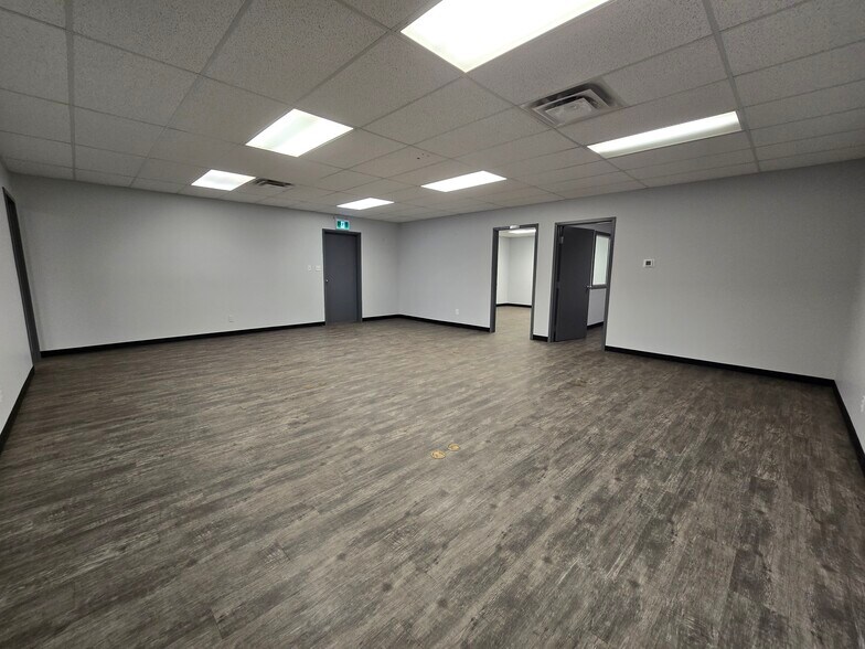 More Photos Of 506 24th Ave, Nisku Warehouse For Sale