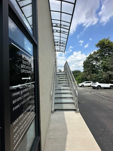 More Photos Of 2526 Monroeville Blvd, Monroeville General Retail For Lease