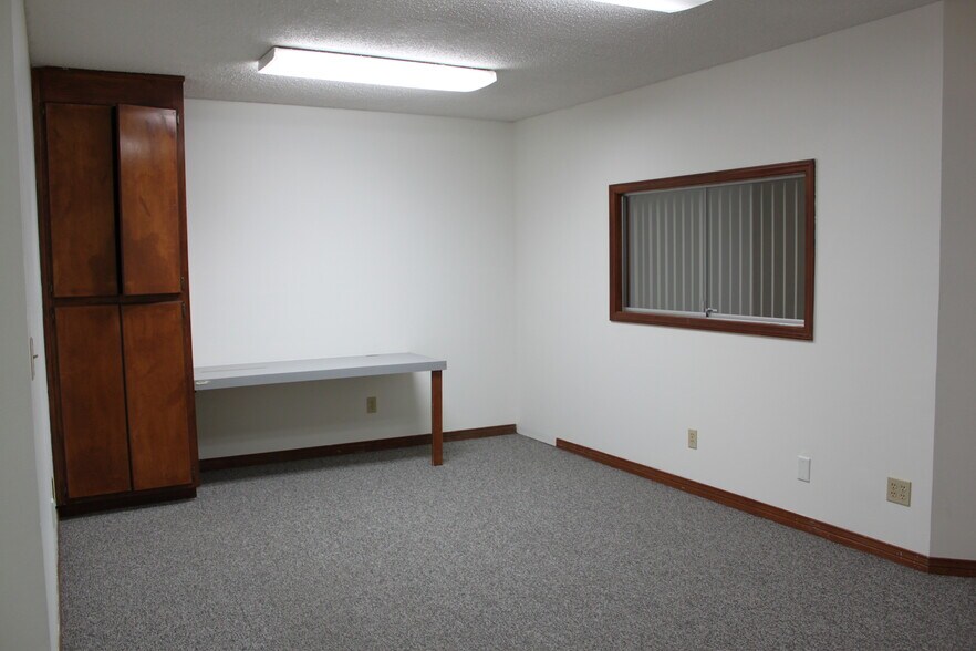 More Photos Of 4400 Bayou Blvd, Pensacola Medical For Sale